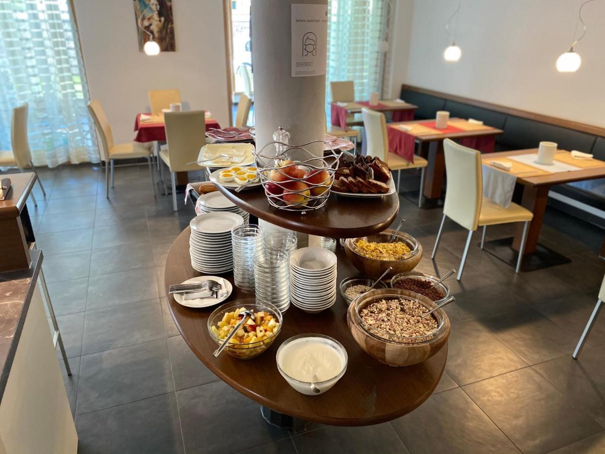 Garni - Hotel Am Burghuegel Innichen Buitenkant foto