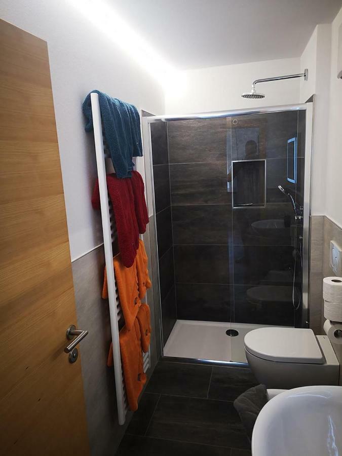 Garni - Hotel Am Burghuegel Innichen Buitenkant foto
